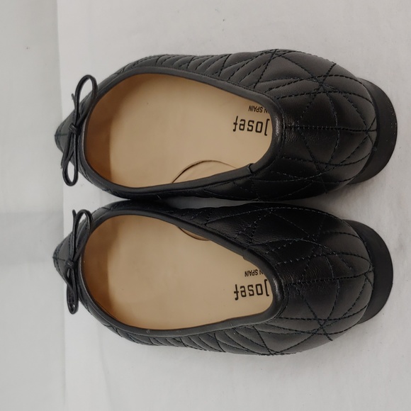 Jon Josef Silver Flats With Bows, Quilted Pattern, Size 6 - Picture 5 of 9